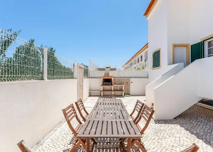 Serene Duplex House With Patio By Lovelystay *