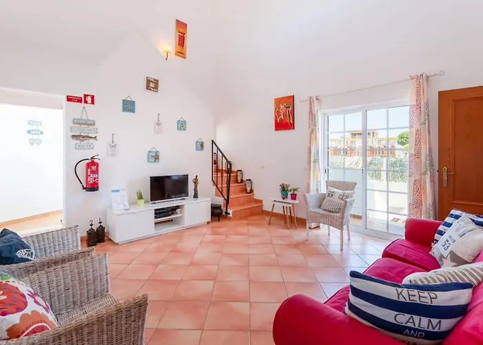 Serene Duplex House With Patio By Lovelystay Apartment