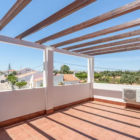 Serene Duplex House With Patio By Lovelystay Διαμέρισμα *